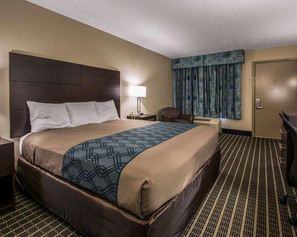 Econo Lodge Defuniak Springs I-10 Room photo